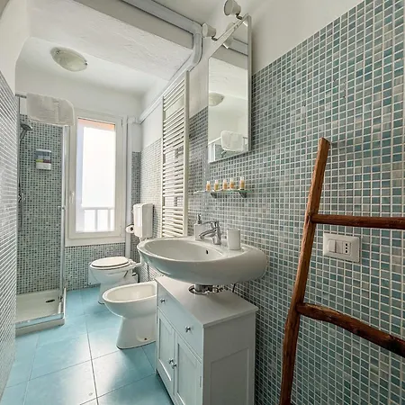 Peroni - View House Argegno